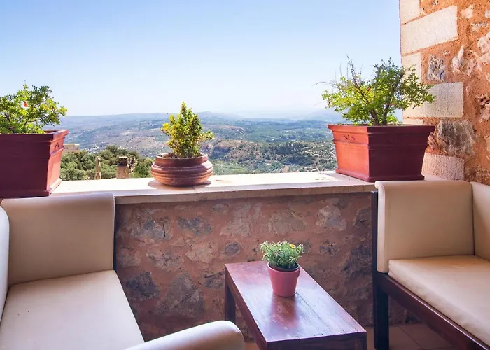 Samonas - Red Fliskouni Feriehus Chania (Crete)