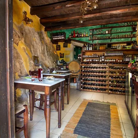 Samonas - Red Fliskouni 펜션 하니아