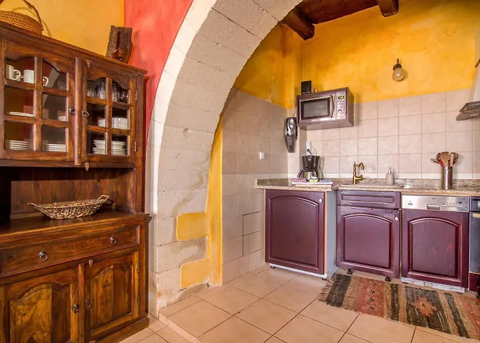 Samonas - Red Fliskouni בית נופש חאניה