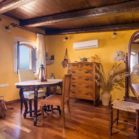 Holiday home Samonas - Red Fliskouni *