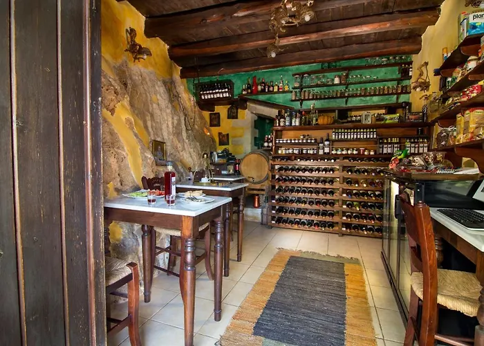 Samonas - Red Fliskouni 펜션 하니아